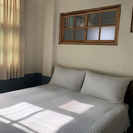 Neat Hostel Tainan Extérieur photo