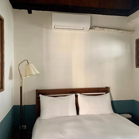 Neat Hostel Tainan Extérieur photo
