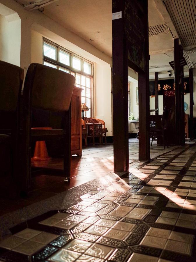 Neat Hostel Tainan Extérieur photo