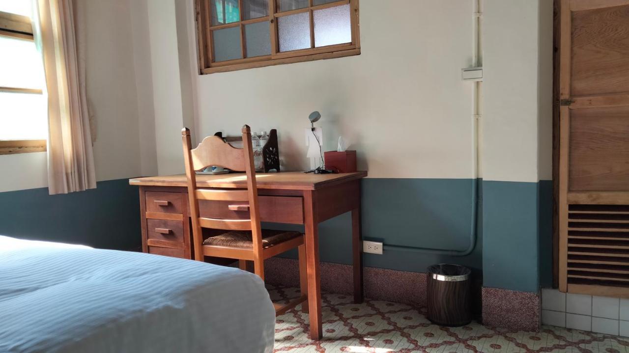 Neat Hostel Tainan Extérieur photo