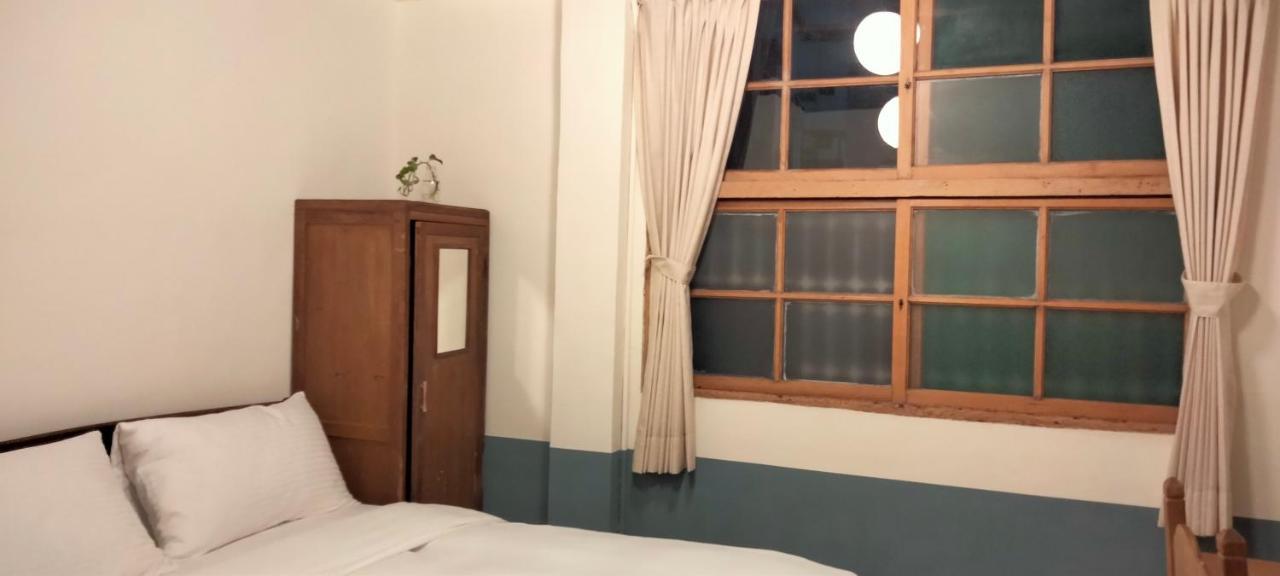 Neat Hostel Tainan Extérieur photo