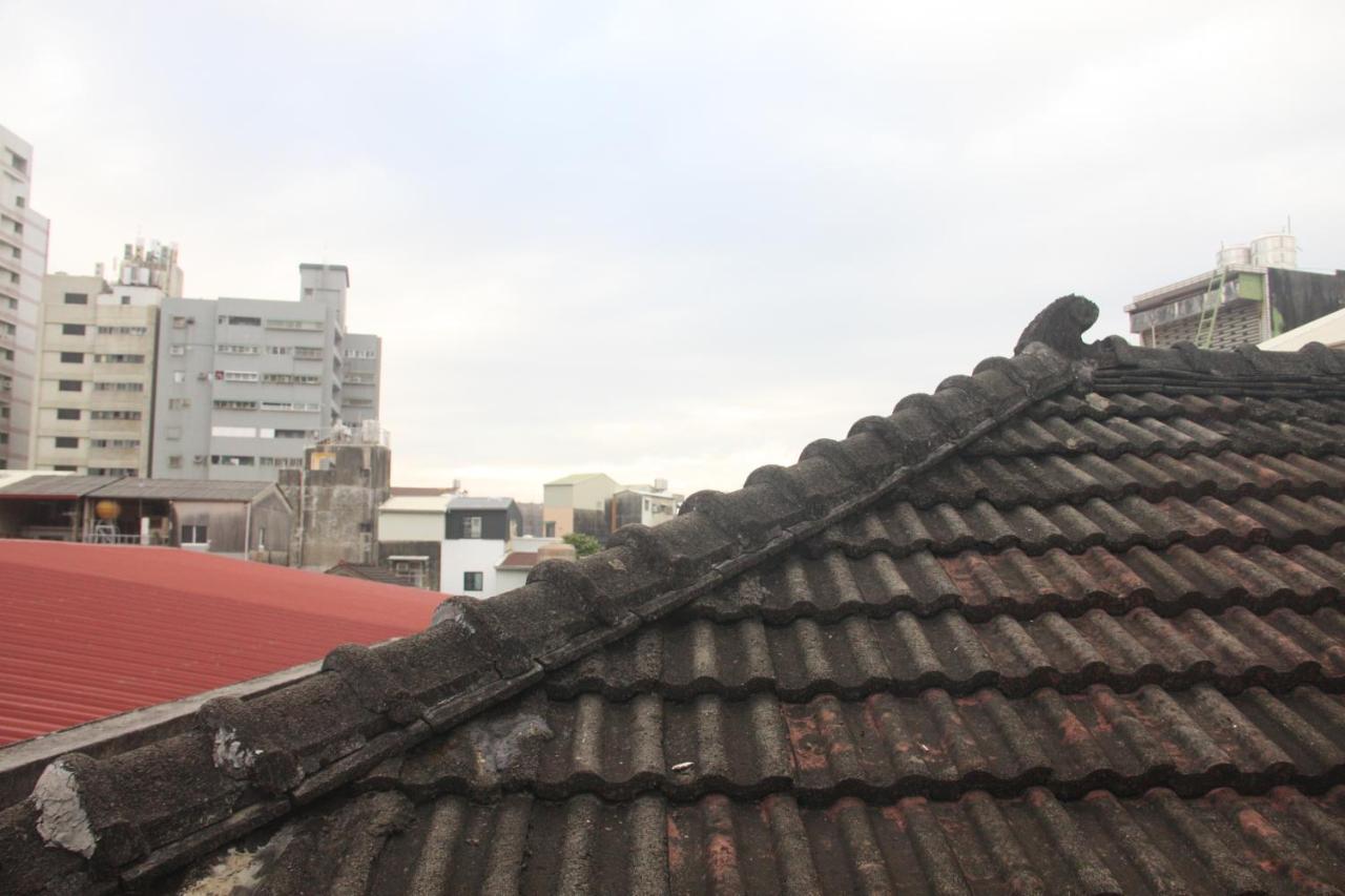 Neat Hostel Tainan Extérieur photo