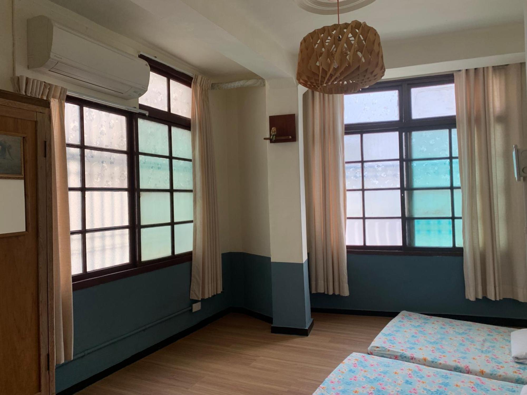 Neat Hostel Tainan Extérieur photo