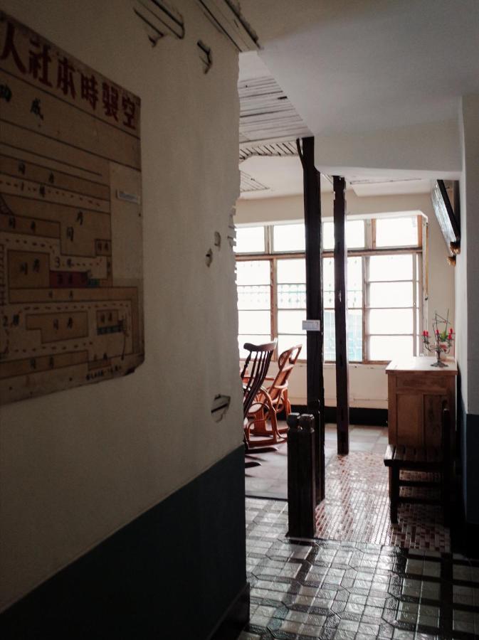 Neat Hostel Tainan Extérieur photo