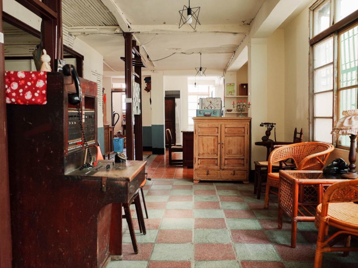 Neat Hostel Tainan Extérieur photo