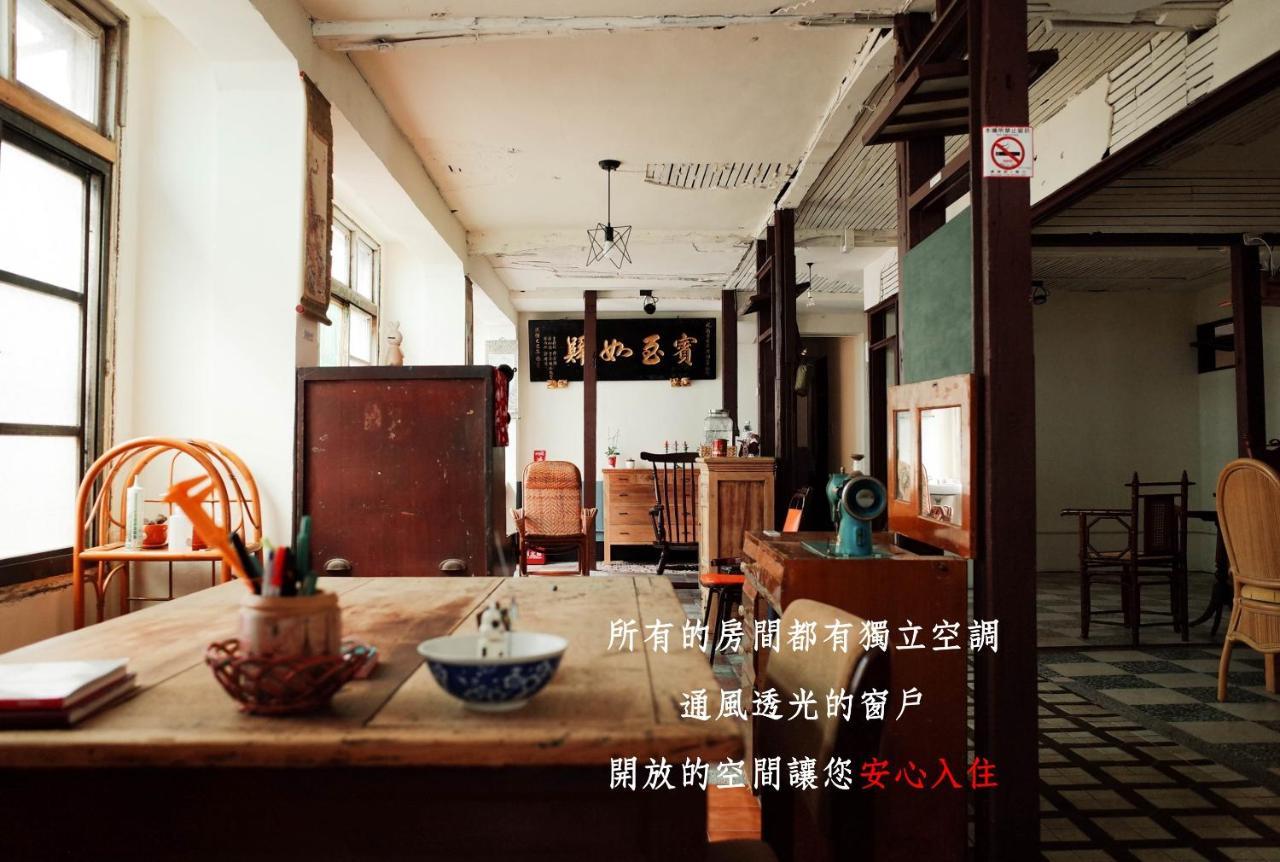 Neat Hostel Tainan Extérieur photo